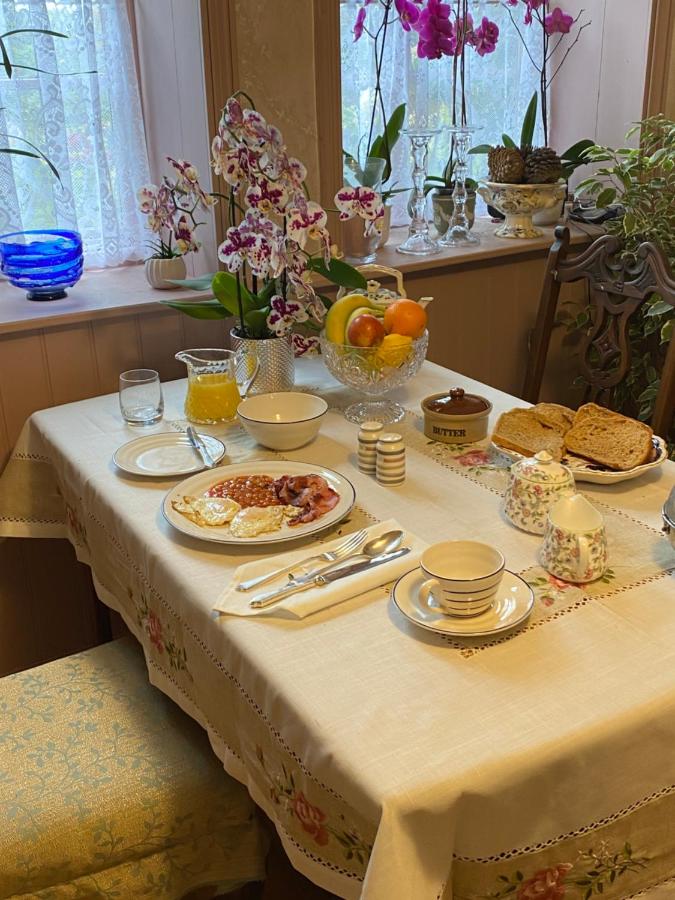 Jeffrey’s B and B - B&B