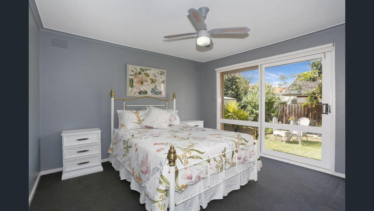 B&B Greenvale - Cosy 4 Bedroom Holiday Home - Melbourne Airport - Bed and Breakfast Greenvale