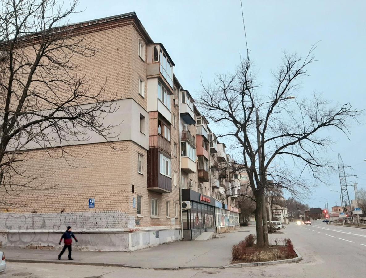 Квартира у ТРЦ Никольский с красивым видом - B&B