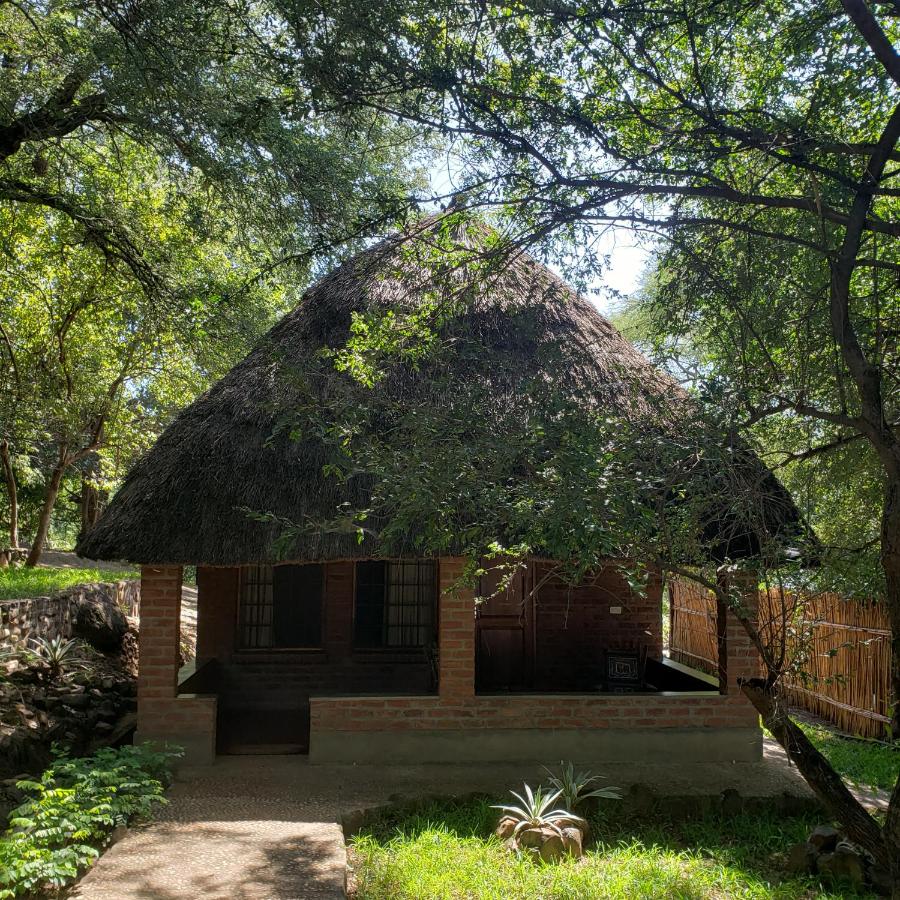 Deluxe Tweepersoonskamer met 1 of 2 Bedden en Uitzicht op het Zwembad