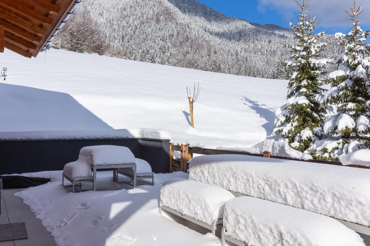 CHALET LA MANIGODINE Piscine 18-24 pers - Ferienwohnung