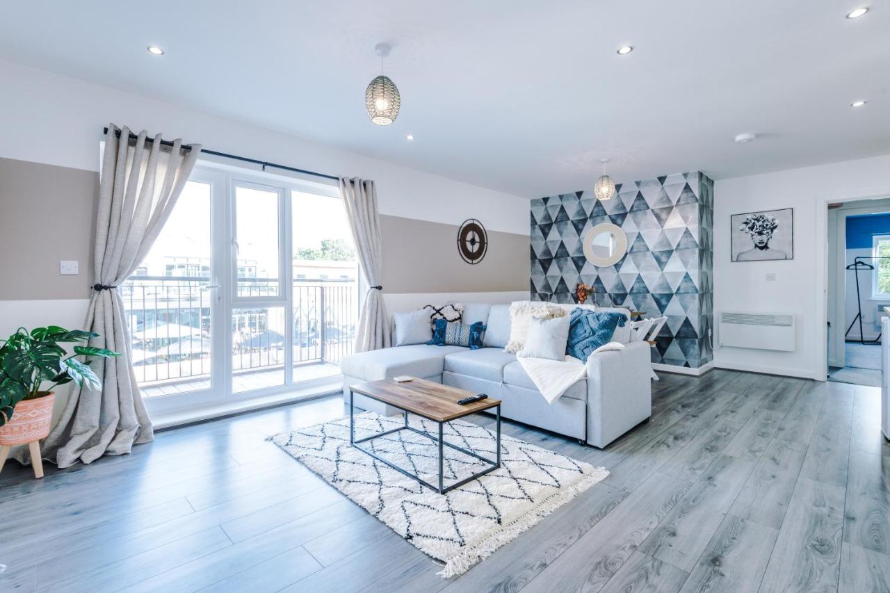 Stunning 2 Bed Apt By Greenstay Serviced Accommodation - Located in Formby Village - Perfect For SHORT & LONG STAYS - Couples, Friends & Families & Business Travellers All Welcome - Dog Friendly - 7 - Ferienwohnung