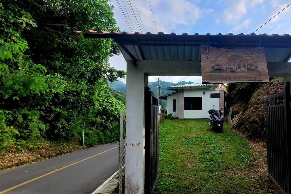 Acogedora casa campestre, con parqueadero privado - B&B