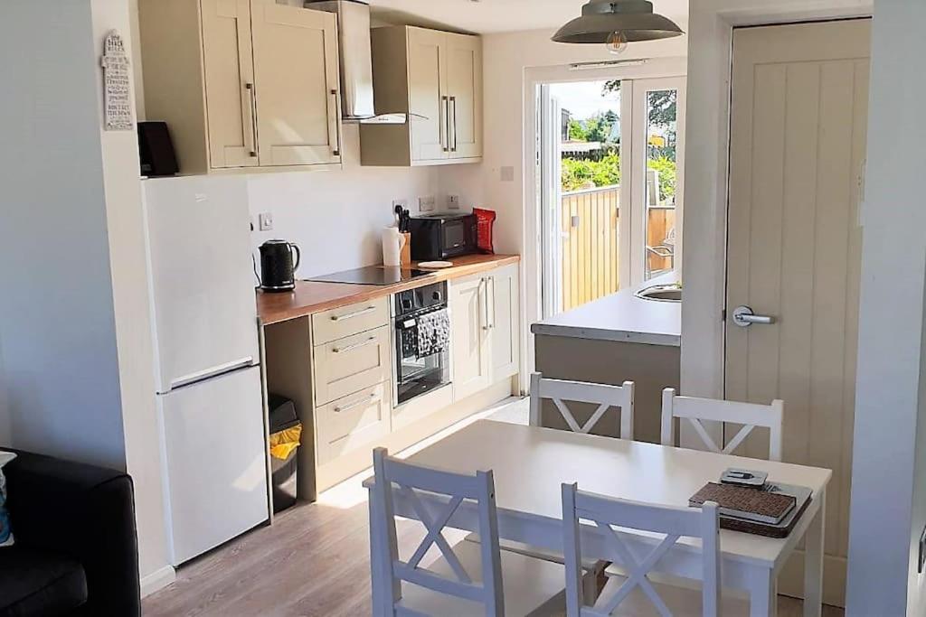 B&B Woolacombe - Woolacombe Breaks - ‘Sea La Vie’ - Bed and Breakfast Woolacombe