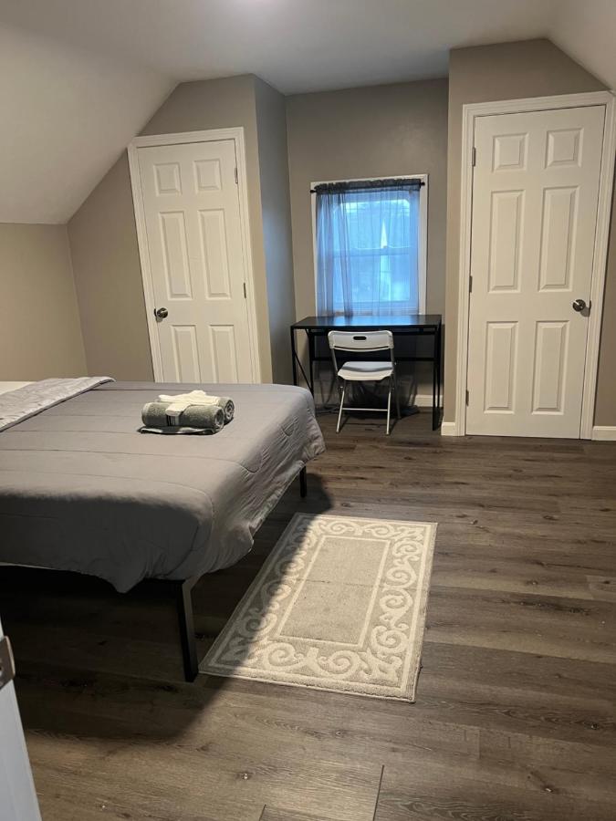 Deluxe Double Room (2 Adults + 1 Child)