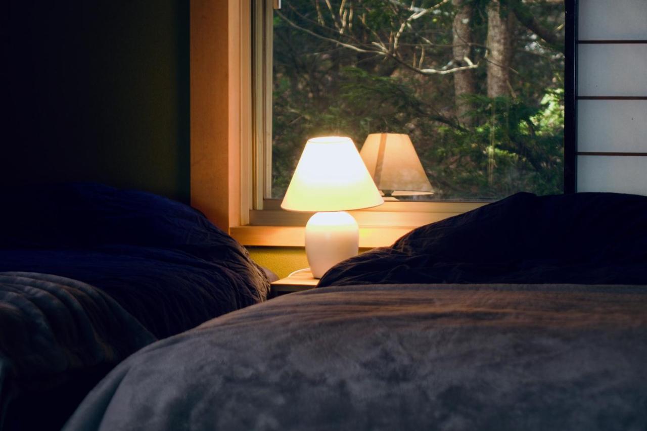 天然温泉付き プライベート空間 北アルプスの麓安曇野 貸切一棟貸 70型スクリーン完備 フモトノイエ - B&B Azumino