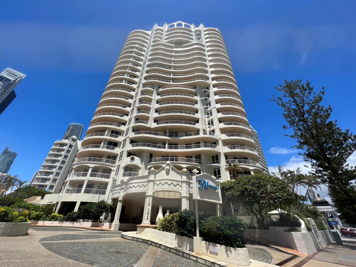 Stunning 2 bedroom Ocean View Apartment - B&B Gold Coast