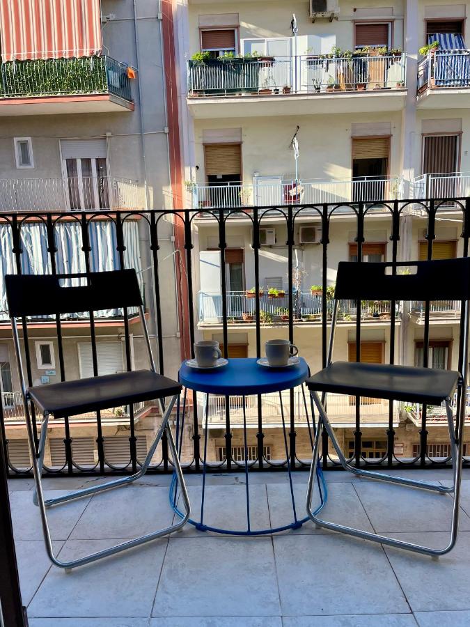 Two Balcony Central Bari - B&B