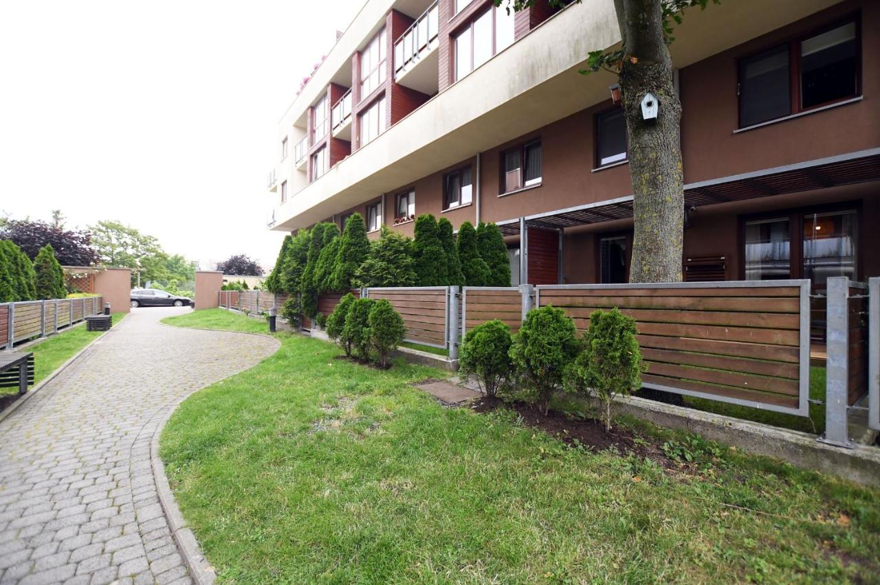 Bocianie Gniazdo z ogródkiem i garażem - B&B