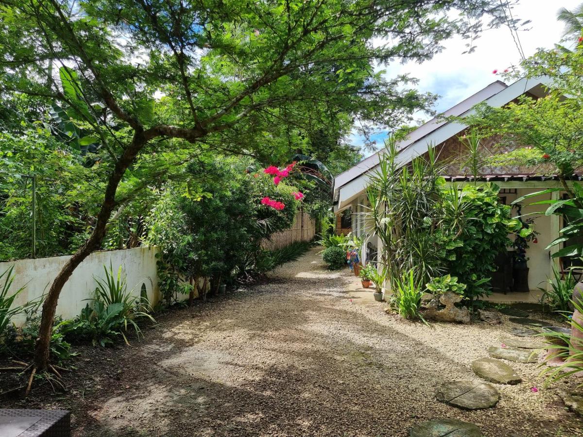 Mannah Garden Staycation Place - Ferienwohnung