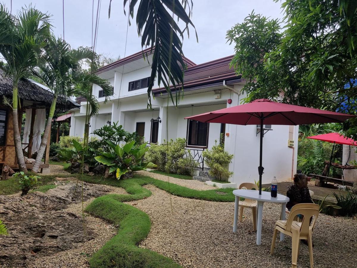 B&B Panglao - Mannah Garden Staycation Place - Bed and Breakfast Panglao