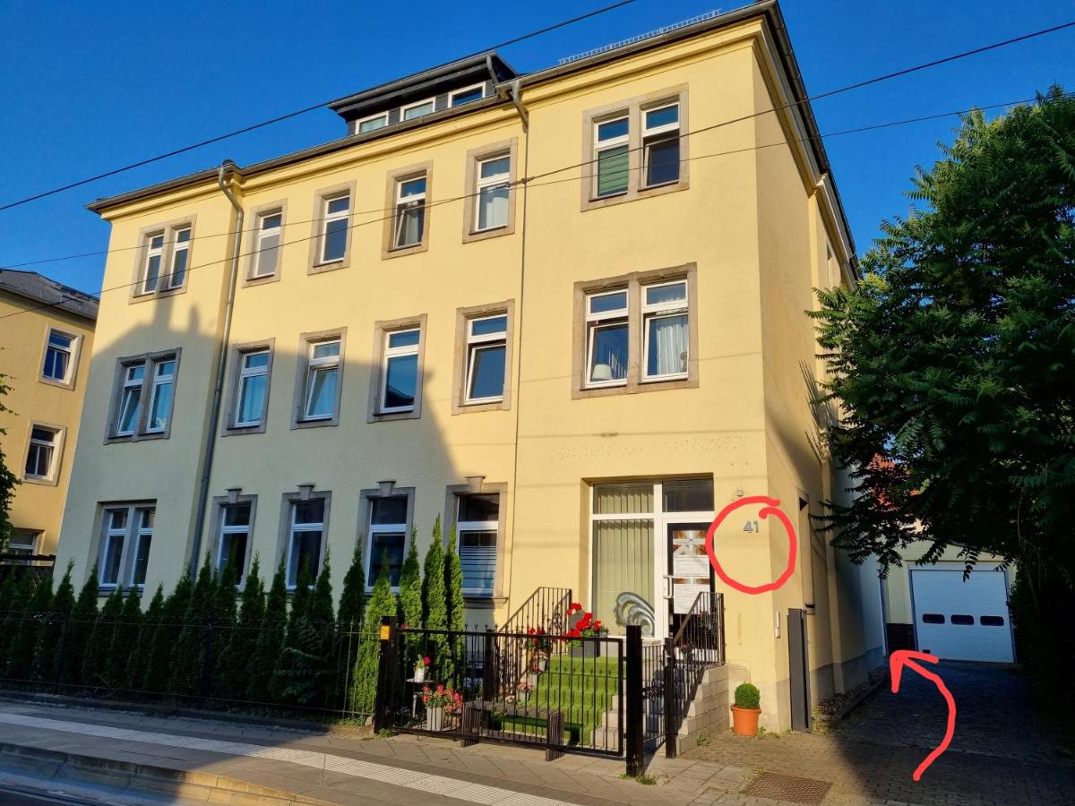 Ferienwohnung mit Parkplatz & Balkon nahe Elbe - Ferienwohnung