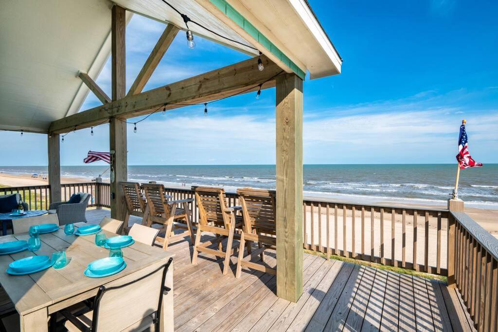 B&B Bolivar Peninsula - Gulf Front - Mini Golf - Hot Tub - Family Friendly - ForeShore - Bed and Breakfast Bolivar Peninsula