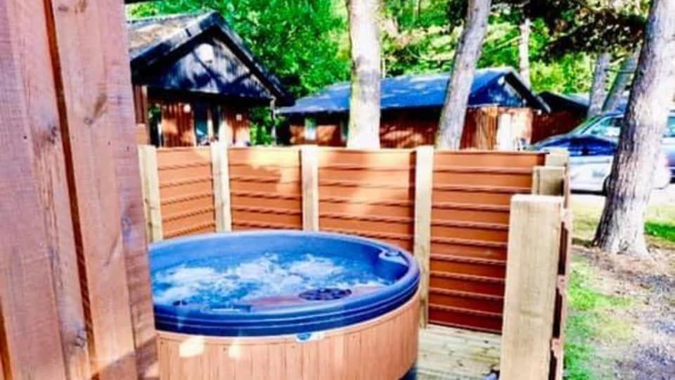 B&B York - Beech Lodge 4 Hot Tub - Bed and Breakfast York