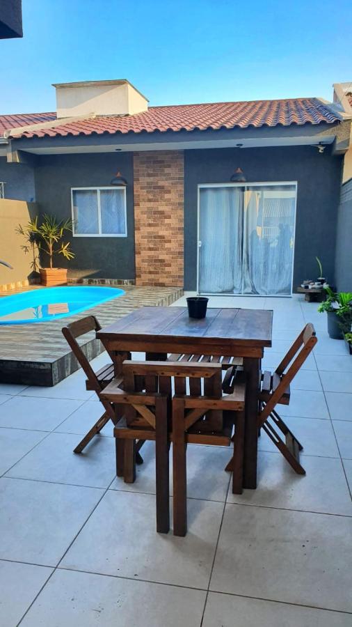 Casa com piscina em Guaratuba PR - B&B