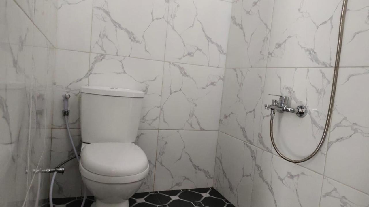 Habitación con cama grande