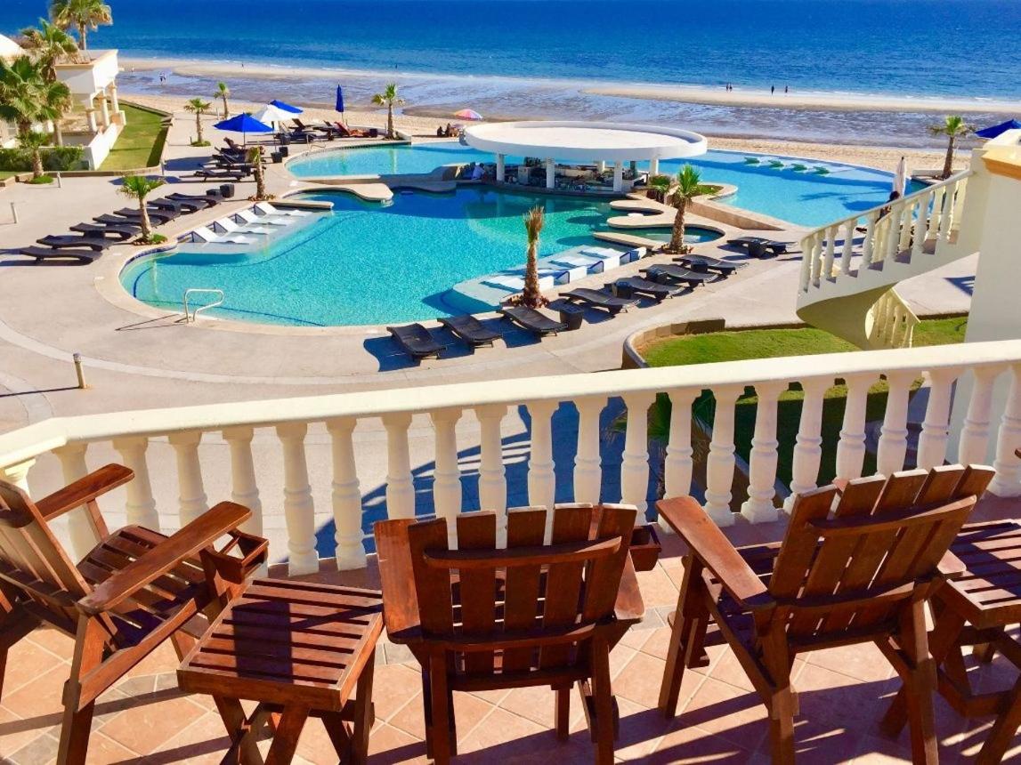 Stunning 4 Bedroom Beach Villa on Sandy Beach at Las Palmas Beach Resort V14 villa - B&B Puerto Peñasco