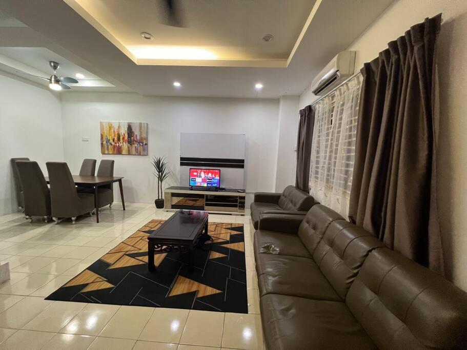 B&B Sepang - RUMAH MURNI by IMPIAN HOMESTAY KLIA-SALAK TINGGI-NILAI - Bed and Breakfast Sepang