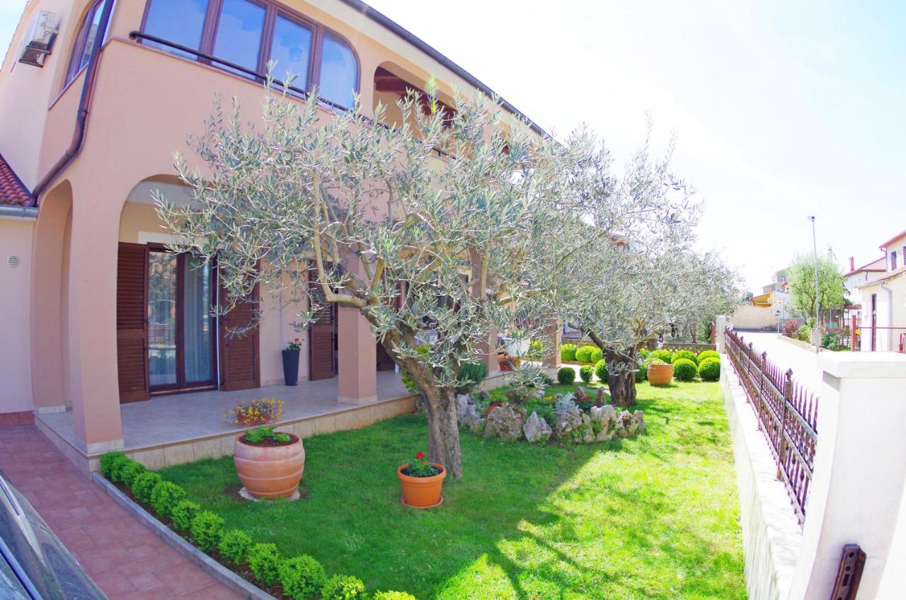 Apartments Tina & Denis - B&B Pola