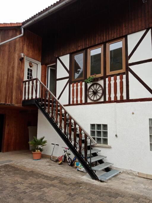 Gemütliche Ferienwohnung mit Terrasse - B&B