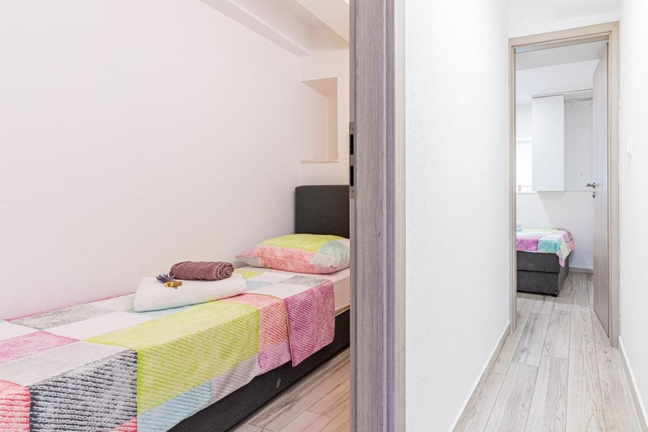 Apartments Rose1 - Ferienwohnung Cres (Stadt)