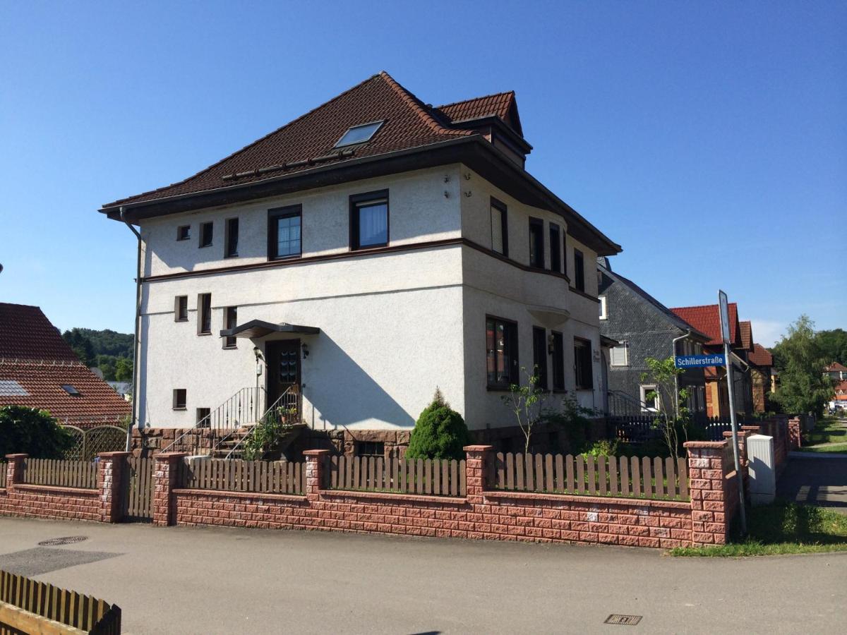 FeWo Rennsteigschloß - Bed and Breakfast