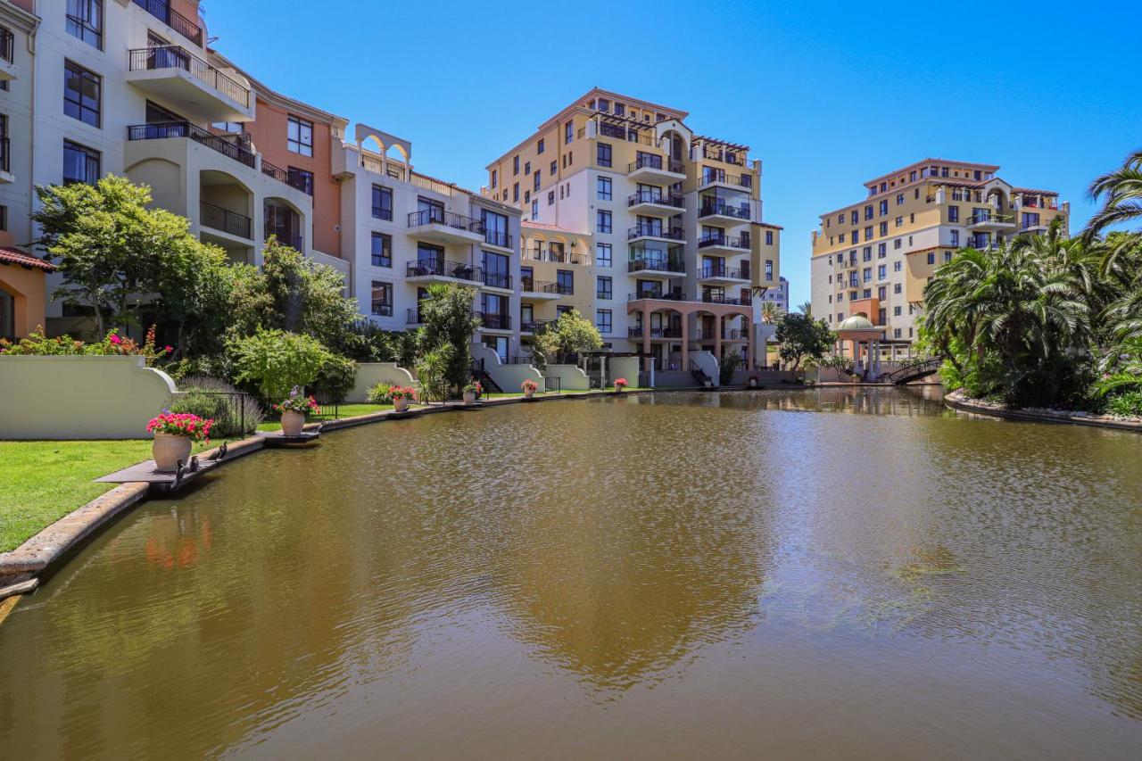 405 Portofino Eyrie Holiday Apartments - B&B