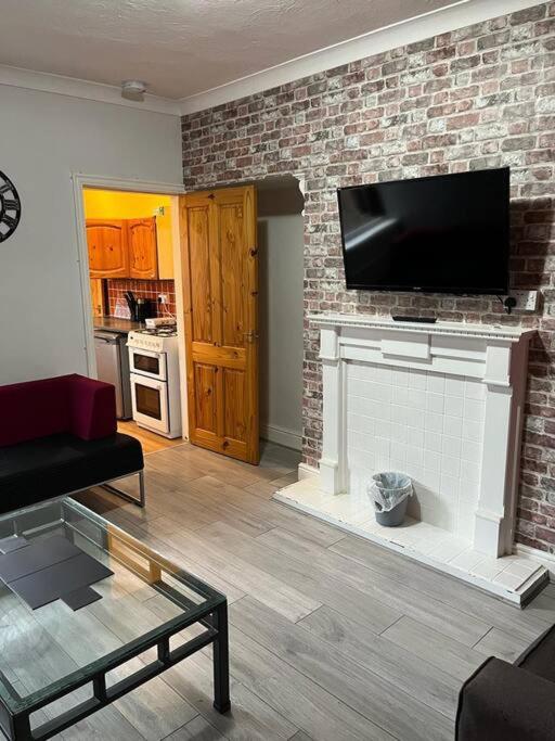 B&B Newcastle upon Tyne - Ovington Grove 2 fully equipped kitchen free parking 3 bedrooms Netflix - Bed and Breakfast Newcastle upon Tyne