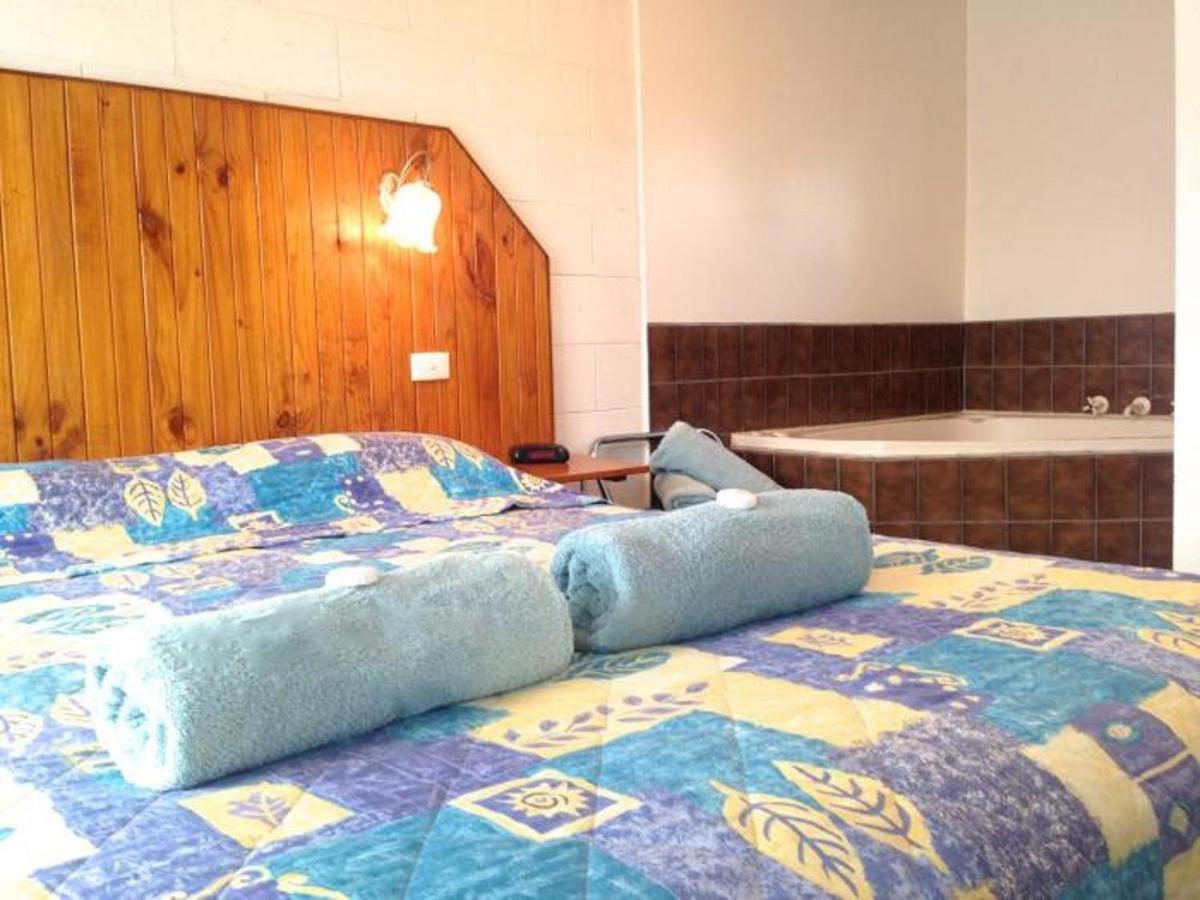 Chambre Lit Queen-Size avec Baignoire Spa