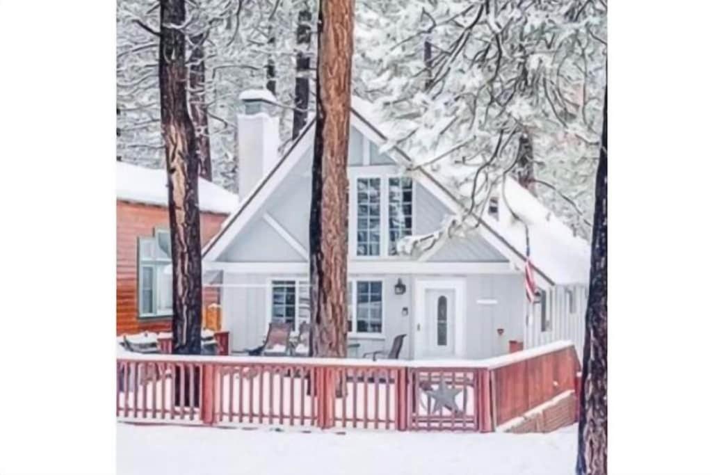 B&B Big Bear Lake - Pinecone Cabin w/ hot tub - weekday specials - Bed and Breakfast Big Bear Lake