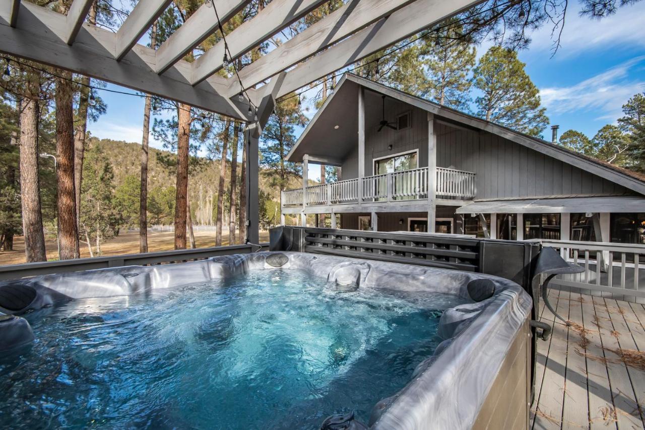 B&B Ruidoso - Eagle Creek Retreat, 7 Bedrooms, Sleeps 23, Game Room, Hot Tub Pavilion - Bed and Breakfast Ruidoso