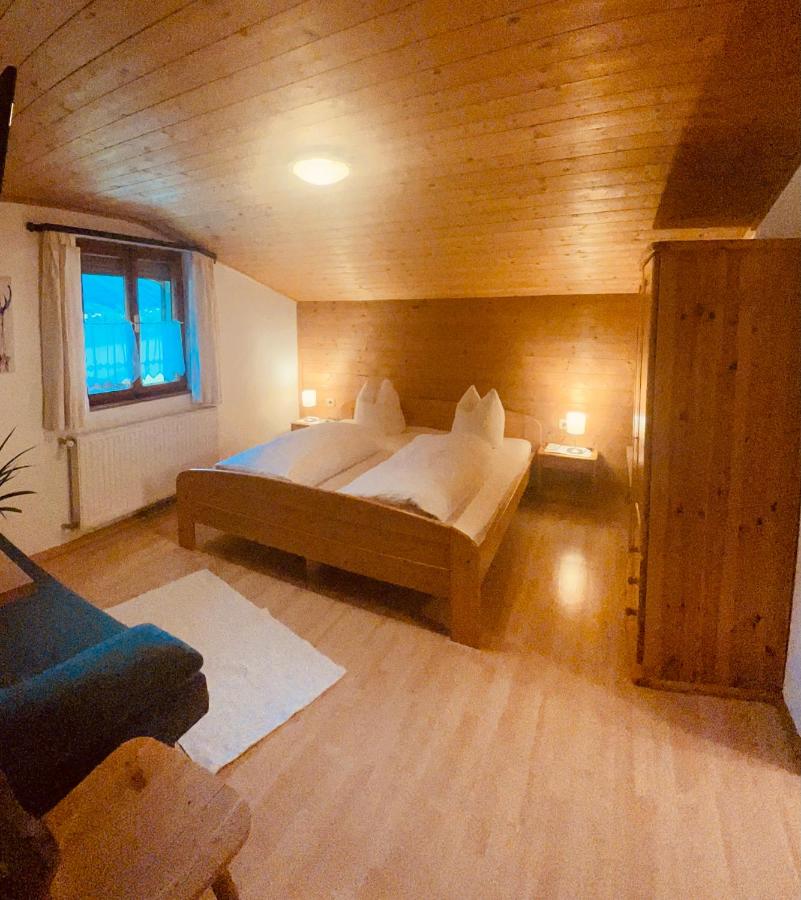 Doppelzimmer mit Zustellbett