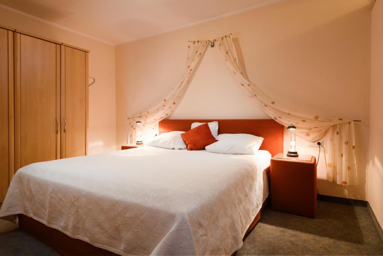 Classic Quadruple Room