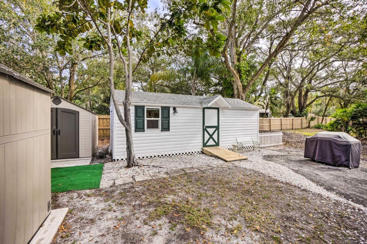 Tropical Palm Harbor Studio Walk to Gulf! - Ferienwohnung