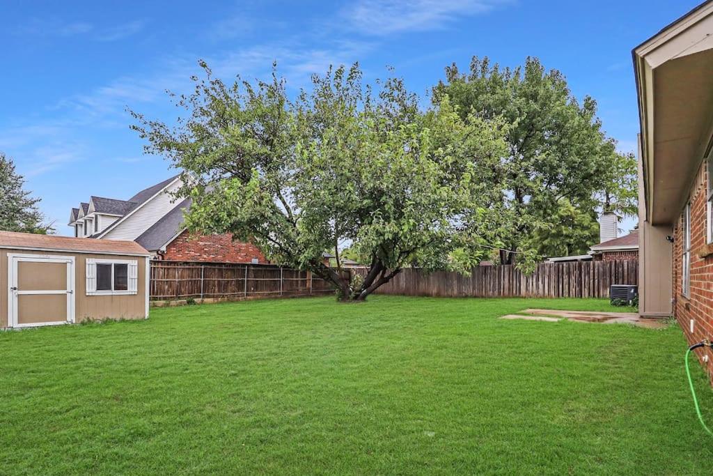 cozy house Saginaw TX 3BR 2BA Sleeps 10 just 12 minutes downtown fort worth - B&B