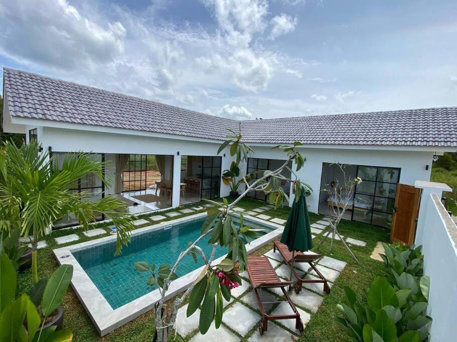 B&B Kuantan - Allure Villa Cempaka Private Pool - Bed and Breakfast Kuantan