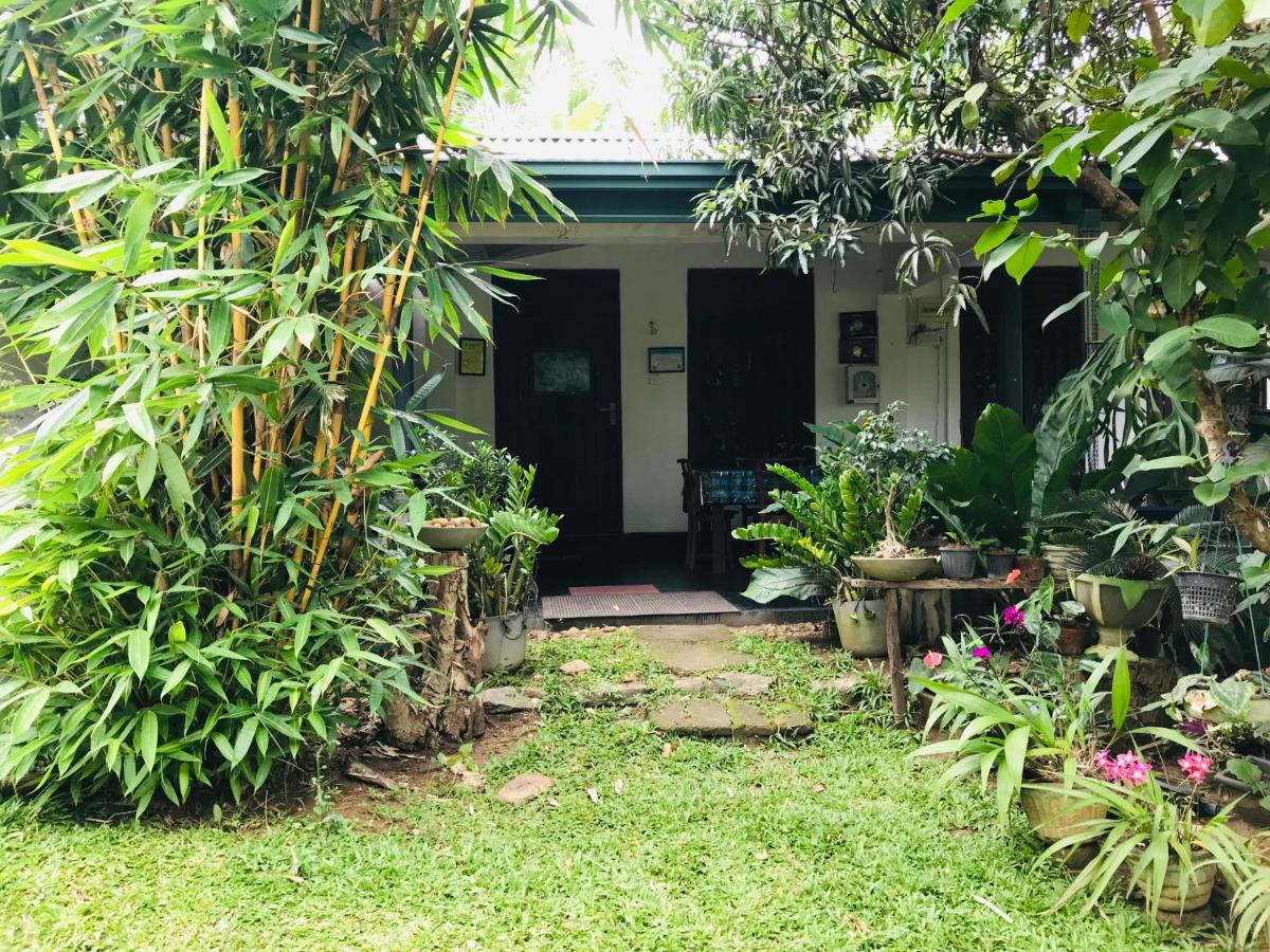 Asiri HomeStay - Bed and Breakfast Sigiriya
