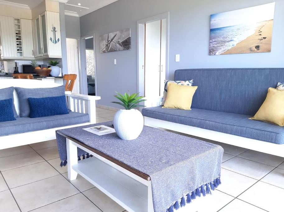 Izinyoni Place, Mangrove Beach Estate - Ferienwohnung Port Shepstone