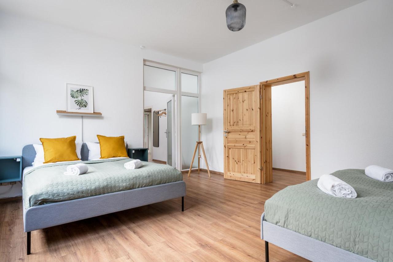 B&B Berlín - Ruhig Hell Wohnen im Grünen füßläufig zum Wasser 25min bis Flughafen - Bed and Breakfast Berlín