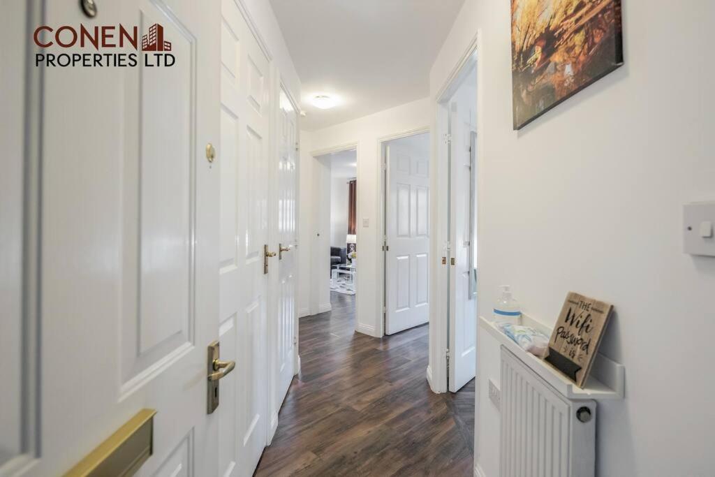 CONEN Chafford Three Apartment - B&B