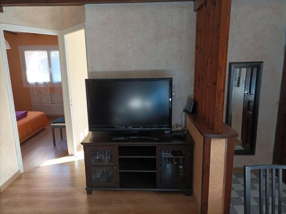 Joli 3 pièces au calme - B&B San Martino Lantosca