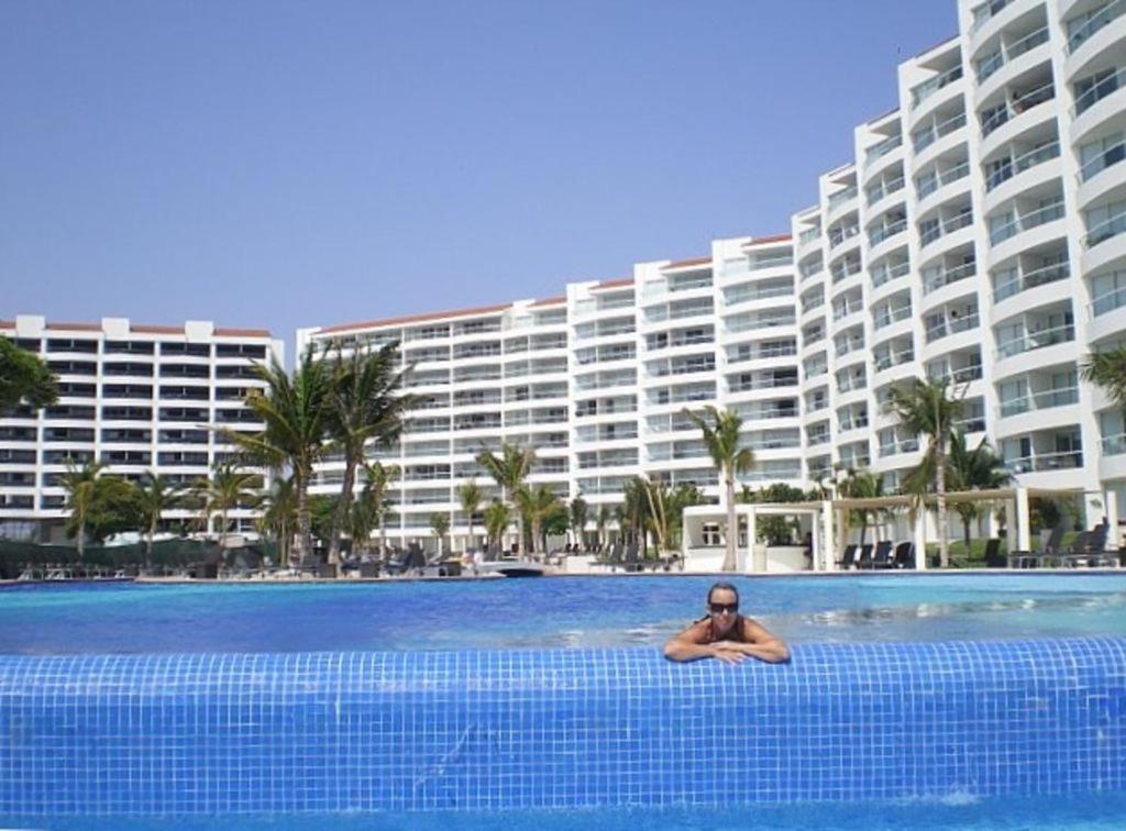 Modern- Renovated- Breathtaking 6th Floor- 3 Bedrooms Villa Magna - B&B Nuevo Vallarta