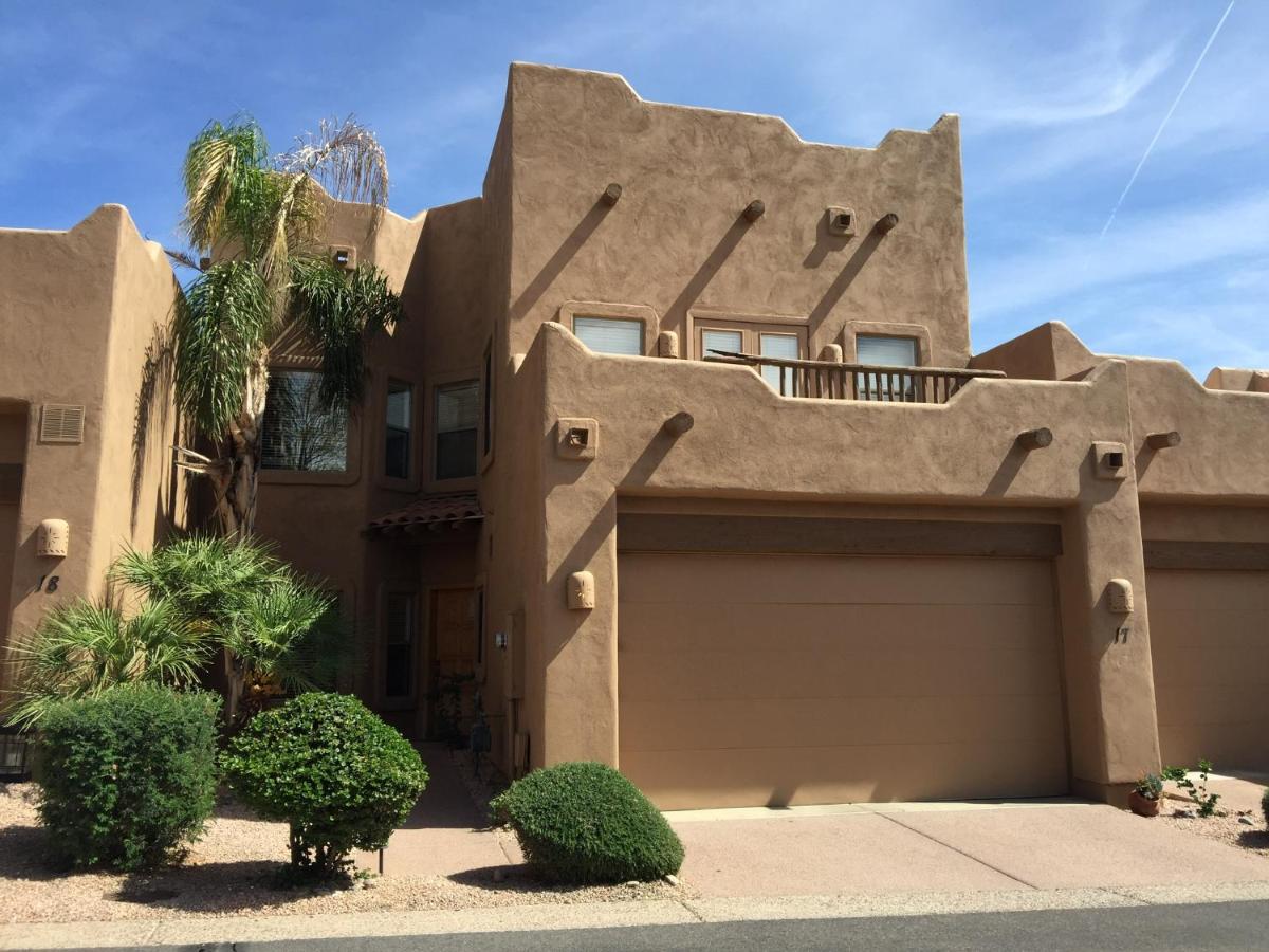 2 master suites and loft with kitchenette in upper level within our shared townhome - B&B Mesa