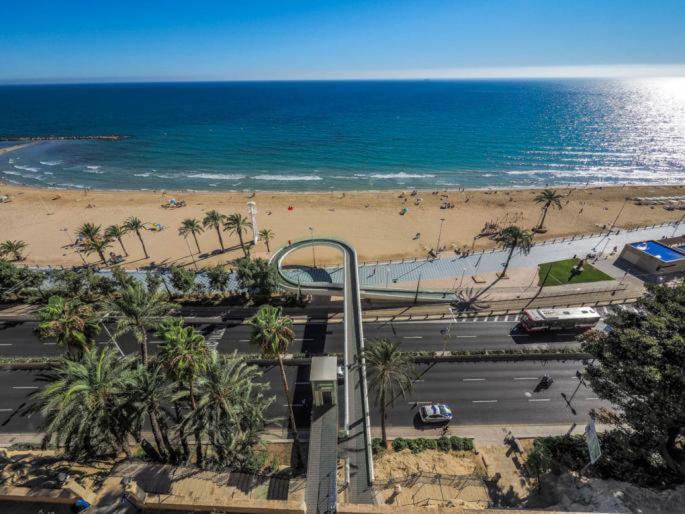 Apartment with Terrace and Sea View - B&B