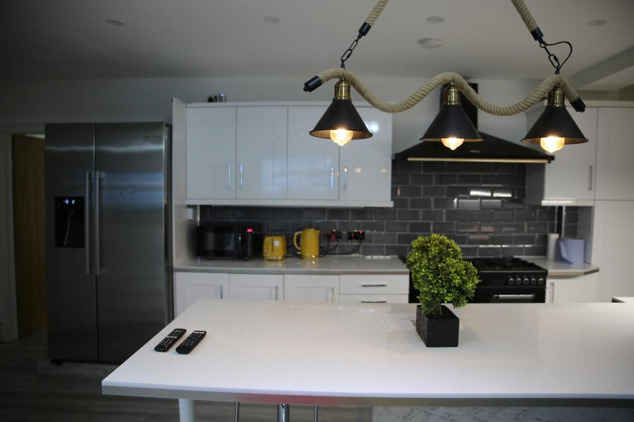 Rostron House - Bed and Breakfast Manchester