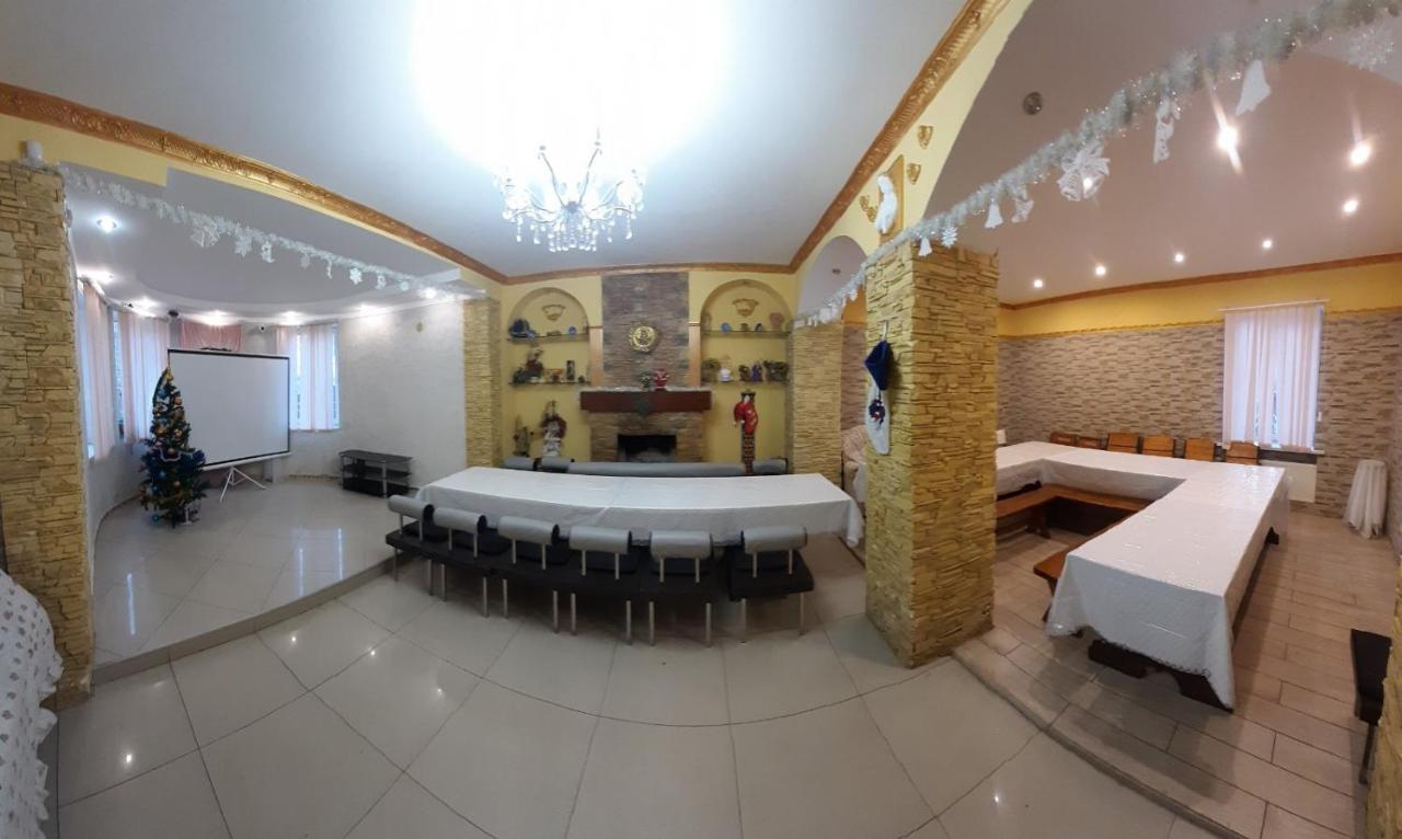 B&B Kyiw - Куренiвський Двiр - Bed and Breakfast Kyiw