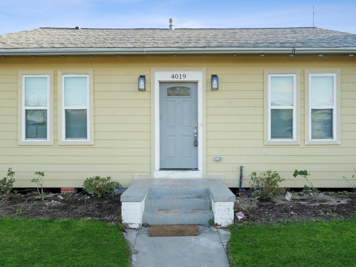 Galveston Escapes - Walk to Beach and Restaurants - B&B