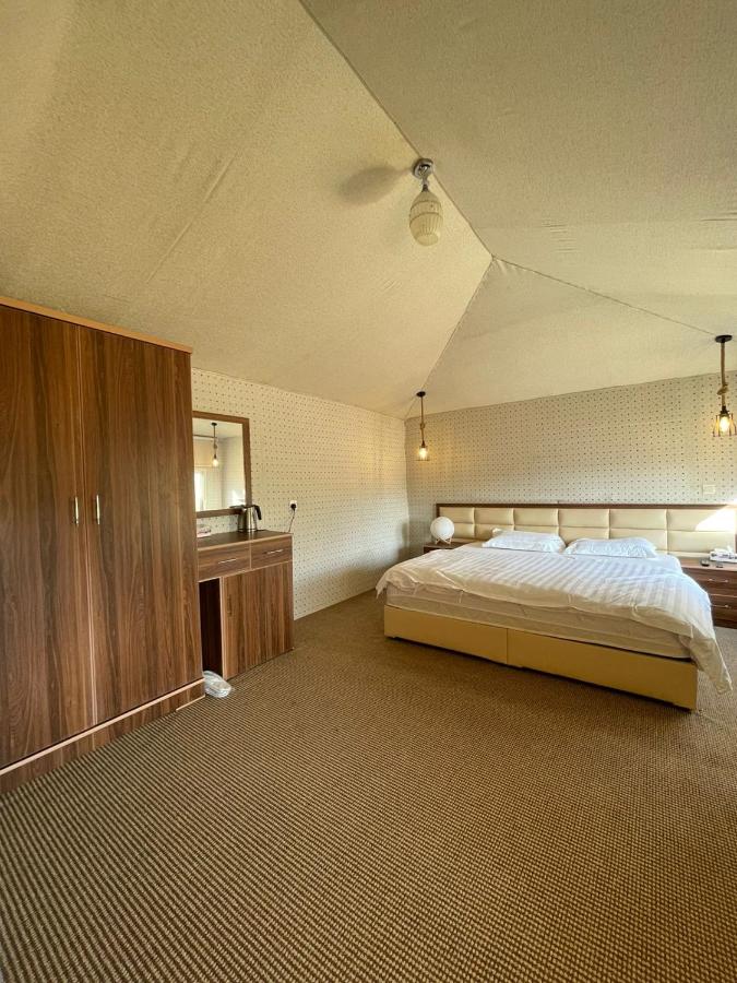 King Room with Mountain View