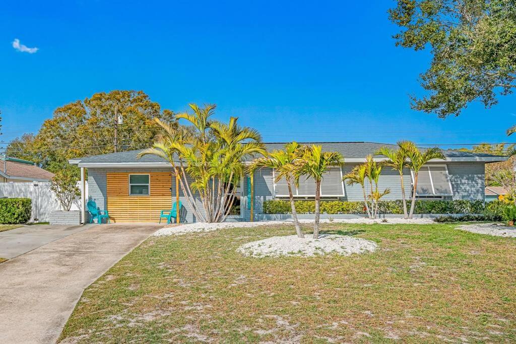Lite Brite Beach Escape - Shine Brite, Relax Right! - B&B Seminole