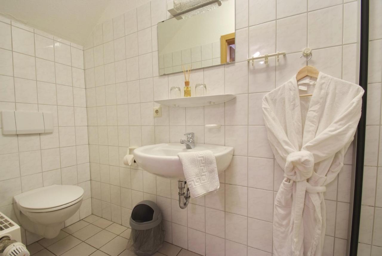 Camera Piccola Doppia con Letti Singoli